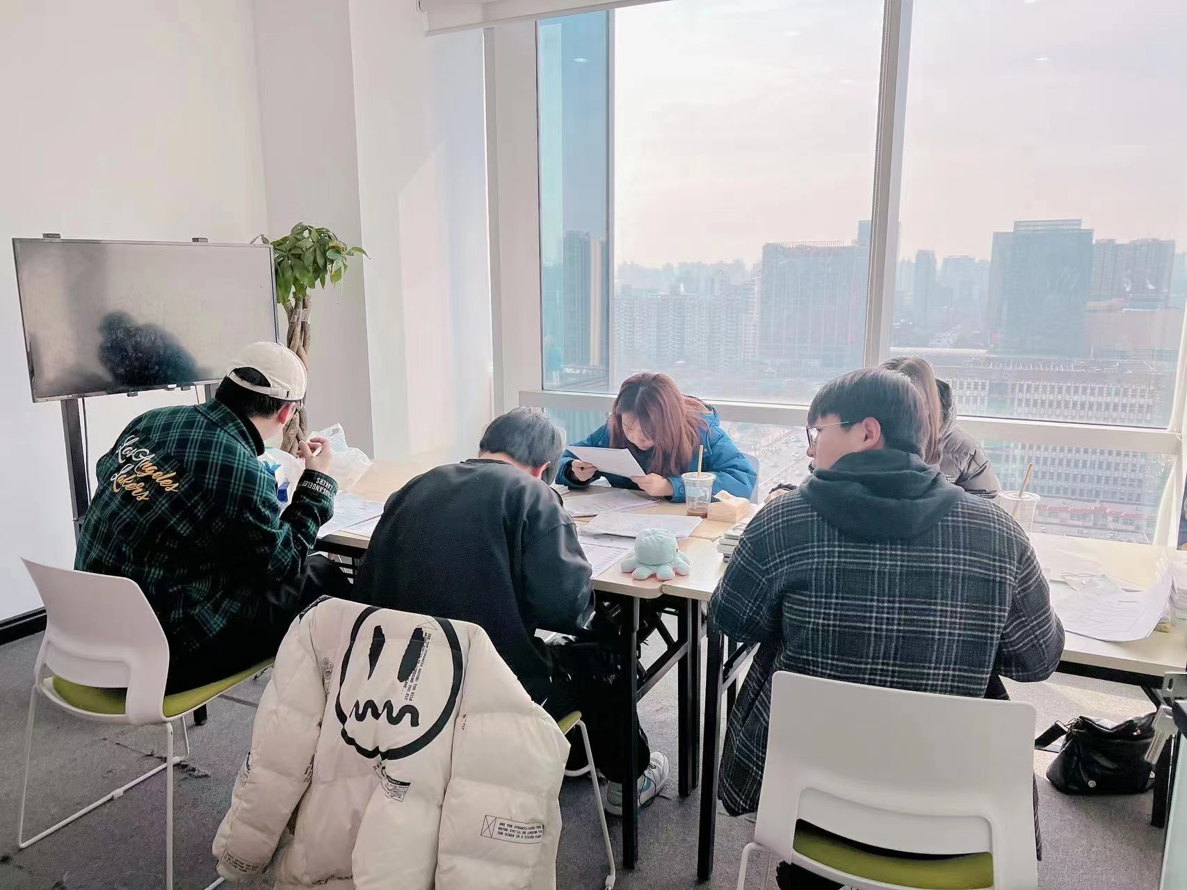 雅思閱讀常見(jiàn)的100個(gè)高頻短語(yǔ)，背完你也能拿高分！